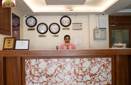 Lake Town Hotel | Amar Tree Express