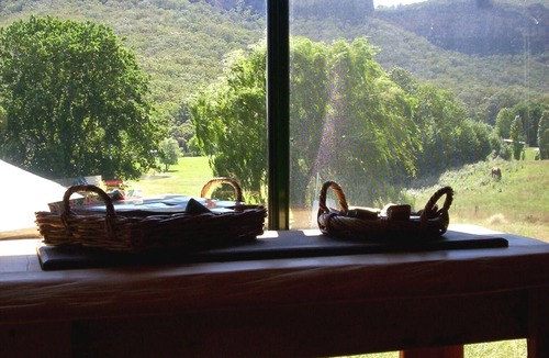 Blackheath Cabin | Amazing Views @ eco cabins in Blue Mountains ACCESS IS VIA BLACKHEATH