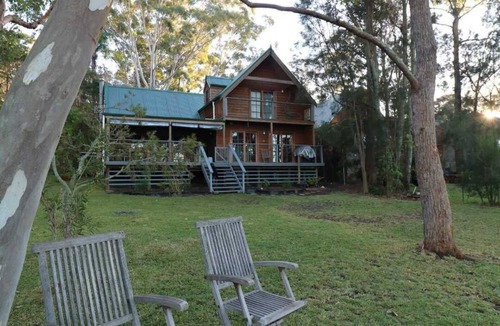 Sanctuary Point House | Amazing Waterfront and National Park views - 12pm check out, f’wood, no internet