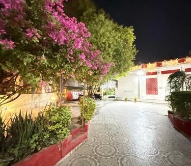 Allahabad Hotel | Amba heritage house