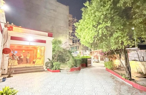 Allahabad Hotel | Amba heritage house