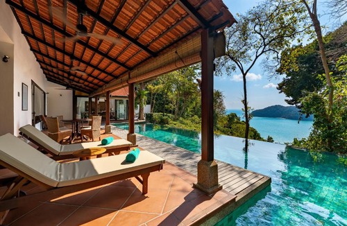 Pantai Tengah Villa | Ambong Pool Villas - Private Pool