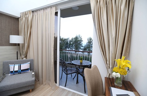 Bandar Penawar Hotel | Amerald Resort Hotel Desaru