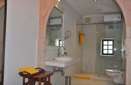 Peharsar Hotel | Amritara Chandra Mahal Haveli