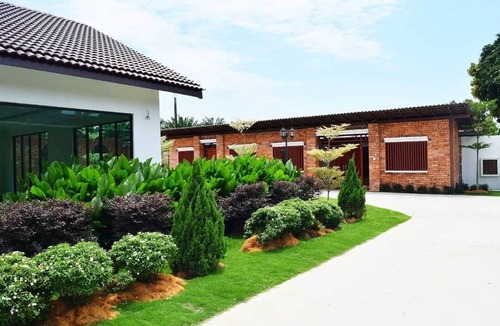 Tanjung Sepat Resort | An enchanting Resort Like Homestay