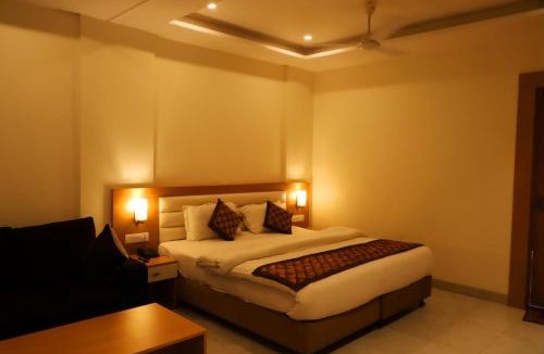 Vrindavan Hotel | Ananda Castle