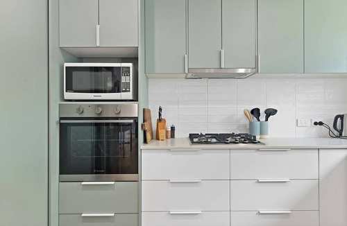 Bletchington House | Anson Abode - CBD Home, Modern Sophistication