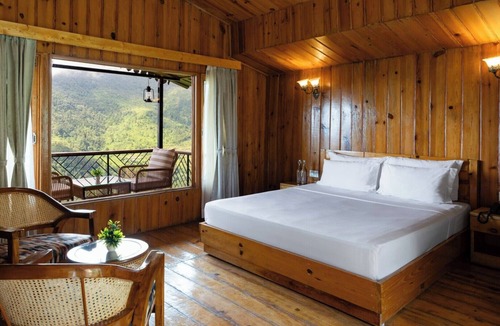 Naina Range Hotel | Aotel Pangot (Formerly Royal Cliff)