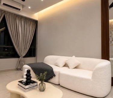 Bukit Jalil Apartment | Apartment in Seri Kembangan - Near MRT, Pool & Free Parking