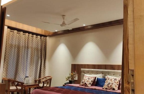 Manali Hotel | Apple Blossom