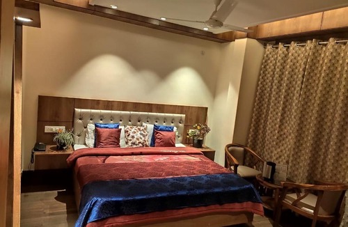 Manali Hotel | Apple Blossom
