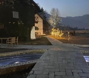 Mohal Resort | Apple Valley Resort