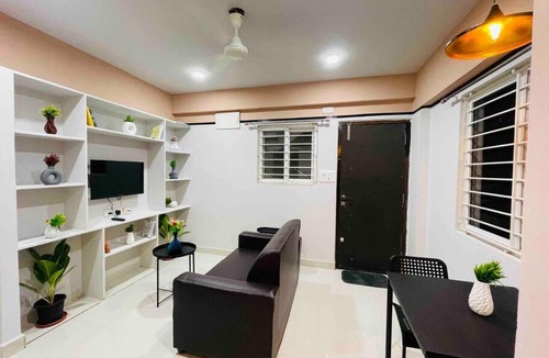 Kondapur Apartment | Apricot: 1bhk Humble Abode in Botanical Gardens