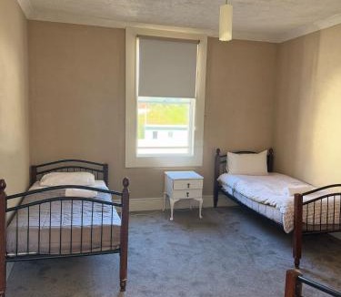 Walcha Hotel | Apsley Arms hotel