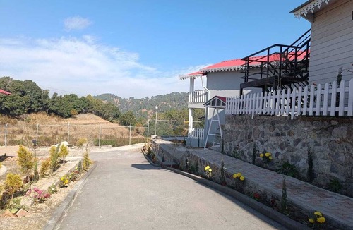 Lansdowne Hotel | Aranyam Hills
