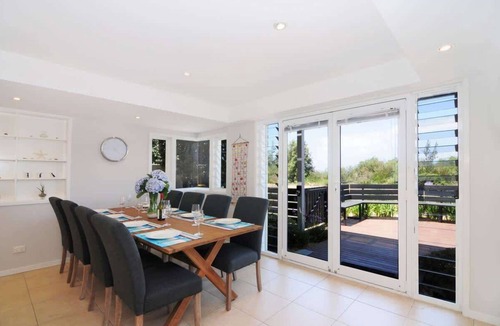 Vincentia House | Arcadia - Large 5BR beach home & optional studio