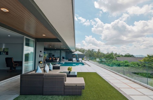 Ranggot Besar Villa | Aroha Seaview Villa In Nature - Private Pool