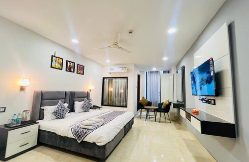 New Delhi Hotel | Aroma Hotel Sultanpur