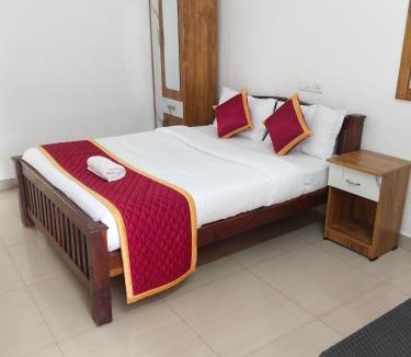 Rajakkad Hotel | Aruvi Residency