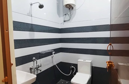 Namakkal Hotel | ARUVI RESORT
