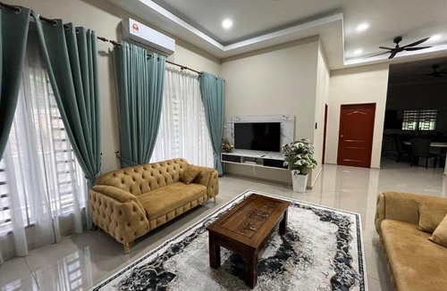 Kampung Lanjut Manis Ski Chalet | Aryani KampungStay