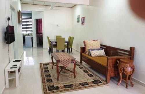 Kampung Geliga Besar House | AUNI & AUJI HOMESTAY KEMAMAN