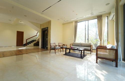 Nungambakkam Apartment | Aurora Mansion by Red Olive 3BHK Nr ECR Beach