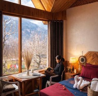 Jagatsukh Hotel | Aurora Resort In Manali