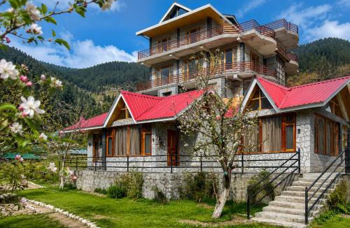 Jagatsukh Hotel | Aurora Resort In Manali