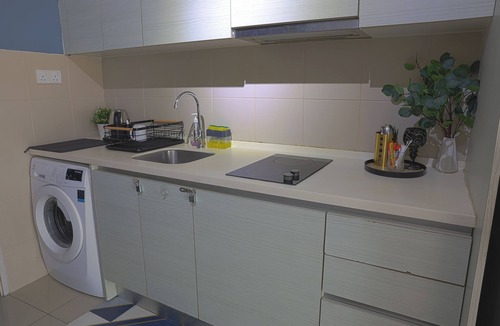 Shah Alam Apartment | Aurora Staycation Shah Alam @I-City - Wi-Fi + Netflix, Gym & Infinity Pool