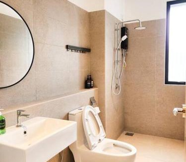 Tebrau House | Austin Crest - Creamy X Mahjong X Karaoke X Staycation 4BR3B #10pax by Cowidea