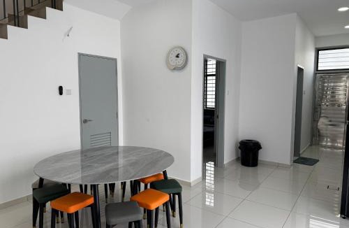 Tebrau House | Austin JB Gather Corner Lot 15pax,Tebrau, Ikea