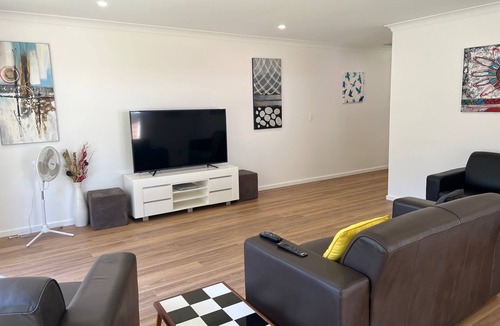 Thornton Villa | AVALON REST THORNTONn2 Bedroom Apartment in Tranquil Location