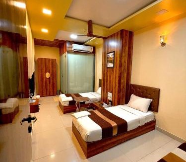 Kandivali Apartment | AVIRAHI HOTEL
