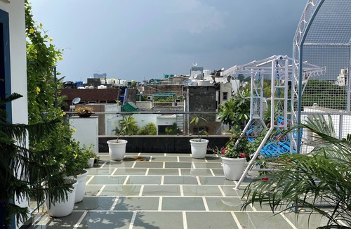 Karol Bagh House | AvyAm Blue Terrace Apartment in New Delhi! Room-2 (Superior)