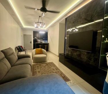 Salak South Apartment | Ayazuki Sky Suite KLCC View 2BR Free Parking Netflix Swimming Pool