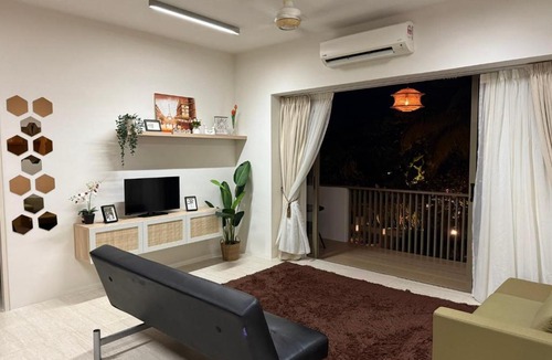 Batu Ferringhi Apartment | Azure Haven - Seaview Resort Home, By the Sea Batu Ferringhi
