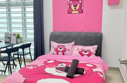 Tebrau Apartment | B1711 Austin Height Lotso Bear Home Netflix ByStay