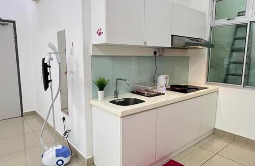 Tebrau Apartment | B1711 Austin Height Lotso Bear Home Netflix ByStay