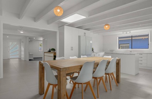 Callala Beach House | Baci Al Mare - Pet Friendly - 3 Mins Walk to Beach
