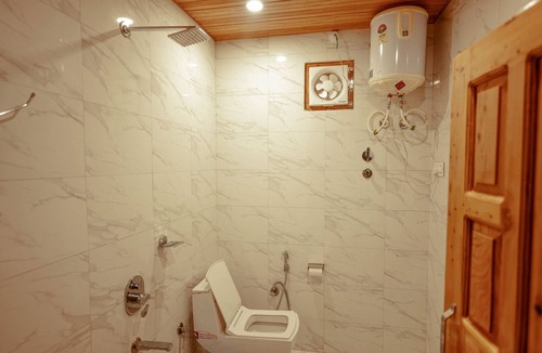 Cheog Hotel | Back Wood Stays cheog