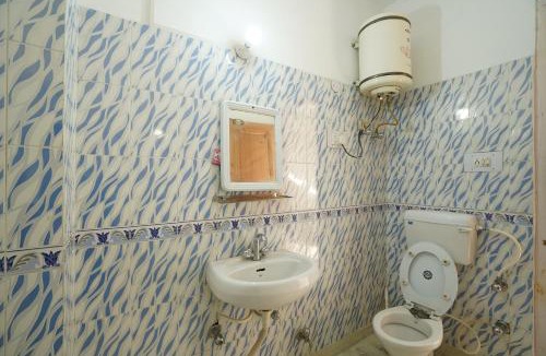 Jagatsukh Hostel | backpacker's stop