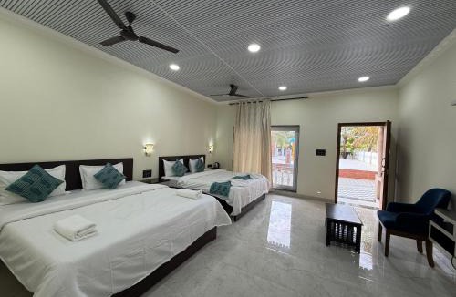 Baga Hotel | Baga Beach Palm Cottage