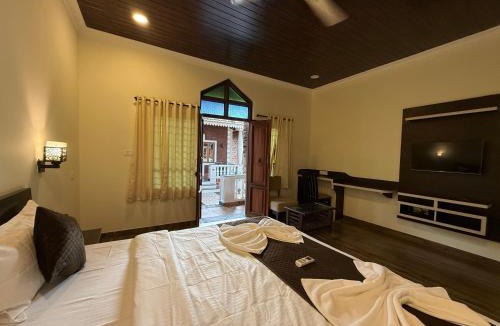 Baga Hotel | Baga Beach Palm Cottage