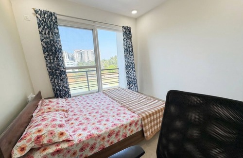 Agara Apartment | Balcony Deluxe Room with Washroom & Workstation inside a 4BHK Apartment