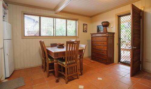 Brisbane Waterfront House | Bali Hut