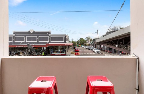 Rozelle Apartment | Balmain Self-Contained Modern Two-Bedroom Apartment (5738DAR)