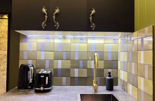 Balmain Apartment | Balmain Village Retreat | Sleeps 4 | AC + Parking | City 3kms