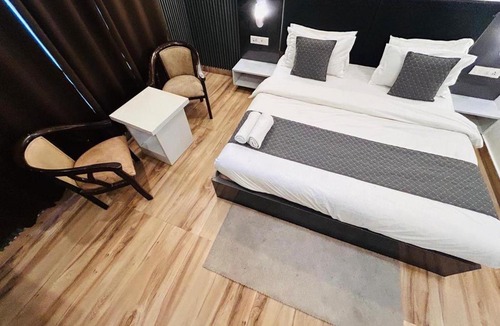 The Mall Road Hotel | Banj View Resort