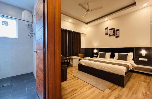 The Mall Road Hotel | Banj View Resort